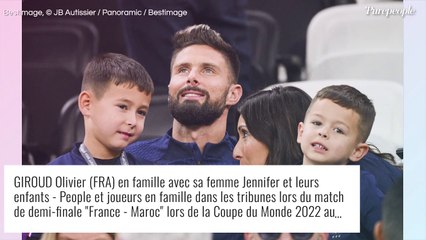 Olivier Giroud pose avec sa femme et tous leurs enfants : un "petit Avengers" pour une énorme fête