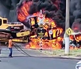 Trem bate em Caminhão (SBT Interior)