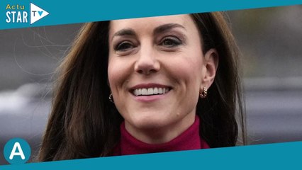 Kate Middleton solaire en manteau flashy et escarpins, la princesse joue le jeu à fond avec William
