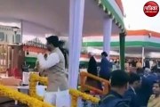 वीडियो: सीएम के पास बैठने की चाह, कुर्सी को लिए भाजपा के 2 मुस्लिम नेताओं में हो गया- ‘खिसकिए, खिसकिए’