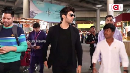 Kartik Aaryan Spotted At The Mumbai Airport