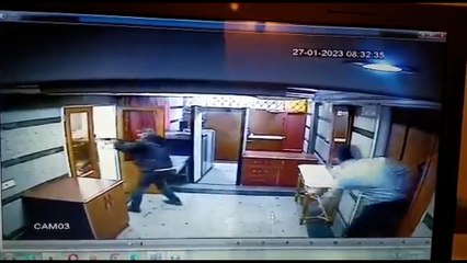 İran'daki Azerbaycan Büyükelçiliği'ne saldırı