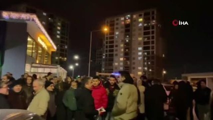 Aidata yapılan okkalı zam sonrası site sakinleri gece yarısı sokağa döküldü
