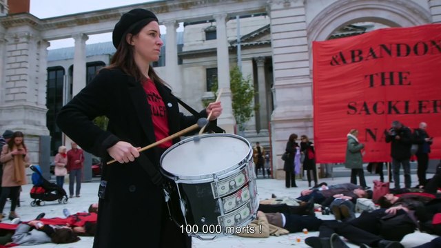 Exclu - Découvrez la bande annonce de Toute la beauté et le sang versé , Lion d'Or à Venise