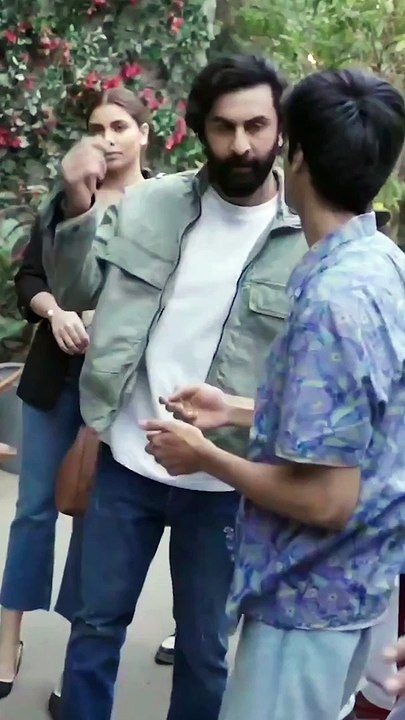 Watch: Ranbir Kapoor throws fan's phone as he fails to click selfie, video viral
