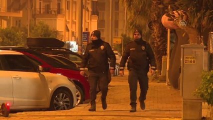 Gece sokaklarda güven veriyor, gündüz salonda şampiyonlar yetiştiriyor
