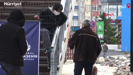 Kapatılan üst geçitten tehlikeli geçiş