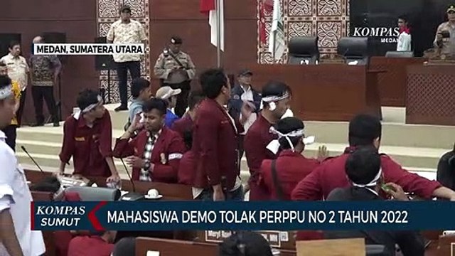 Mahasiswa Cipayung Plus Gelar Unjuk Rasa Tolak Perppu Cipta Kerja