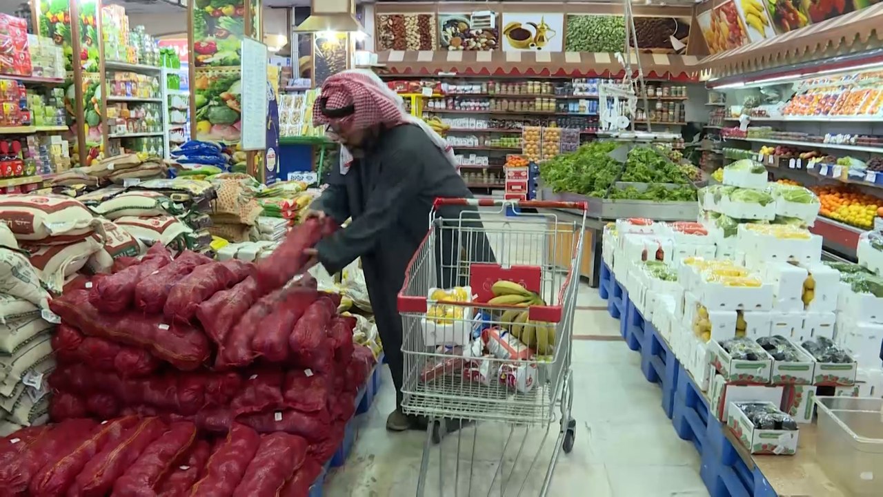 شراء القروض وإسقاط الفوائد يثيران جدلا في الكويت