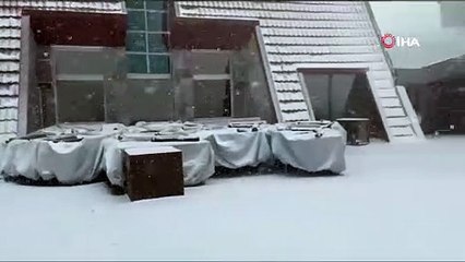 Uludağ’da kar yağışı başladı