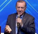 Cumhurbaşkanı Erdoğan'ın altın esprisi salonu kahkahaya boğdu