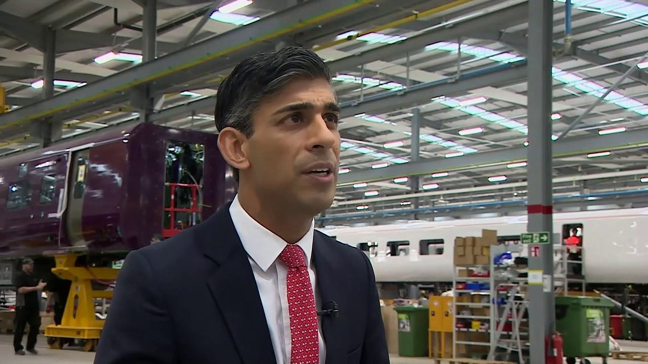 PM insists govt is committed to HS2