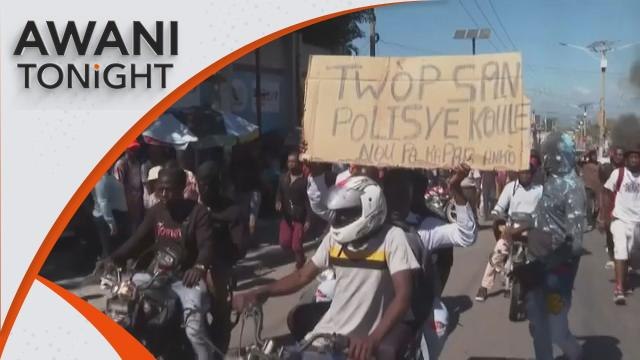 AWANI Tonight: Tensions soar as police protest officer killings