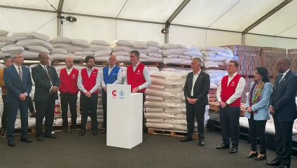 Pedro Sánchez durante su comparecencia en la base logística del Programa Mundial de Alimentos de la ONU