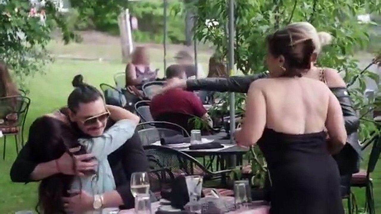 Darcey $$ Stacey - Se1 - Ep09 - First Impressions and Last Chances HD Watch