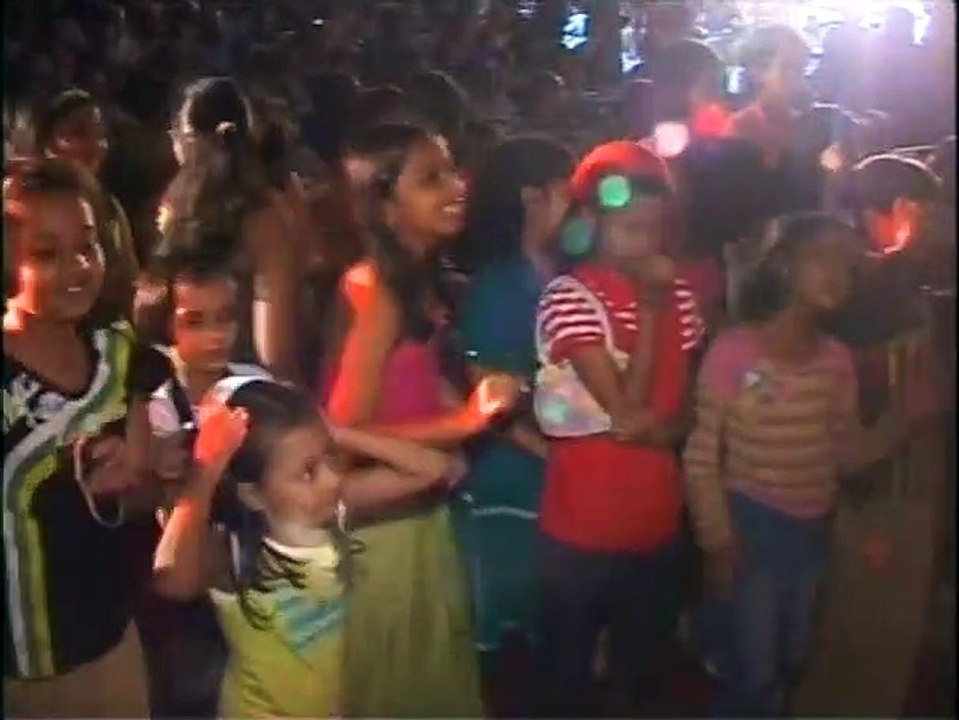 Singer Alka Yagnik Live  Odhani Odh Ke Nachun  Sameer Anjaan Himesh Reshammiya Udit Narayan Satish Kaushik Salman Khan Bhumika chawla Bollywood Classics T-Series ❤❤