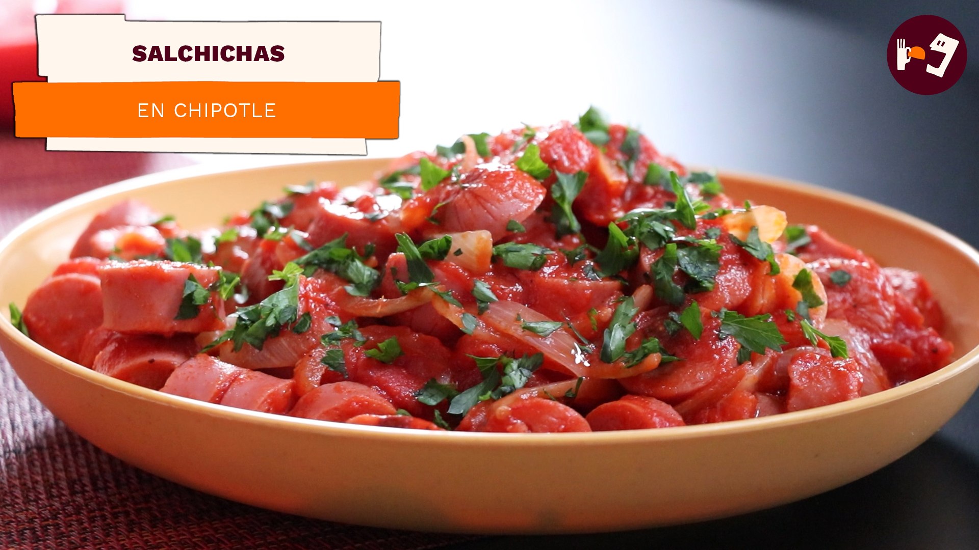 Descubrir 78+ imagen receta salchichas con chipotle y crema Abzlocal.mx