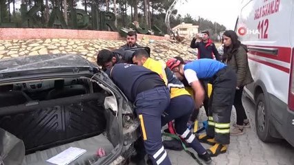 Kahramanmaraş'ta otomobil elektrik direğine çarpıp takla attı: 1 ölü, 2 ağır yaralı