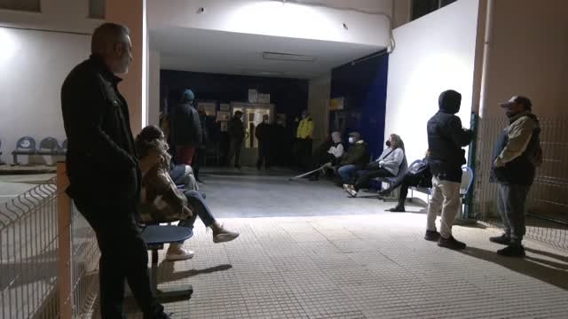 Colas en algunos centros de salud andaluces para poder conseguir cita