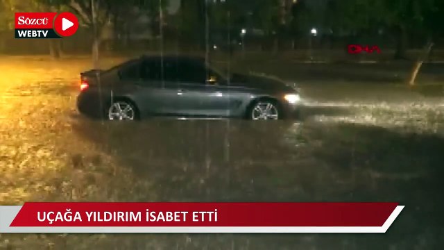 Antalya'da etkili olan fırtınada araçlar yolda kaldı, uçağa yıldırım isabet etti 