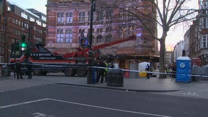 下载视频: Un hombre muere aplastado por un inodoro público de Londres