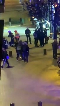 Las llamas devoran un piso de Sant Andreu, Barcelona Fuente: José Manuel López Viñuela.