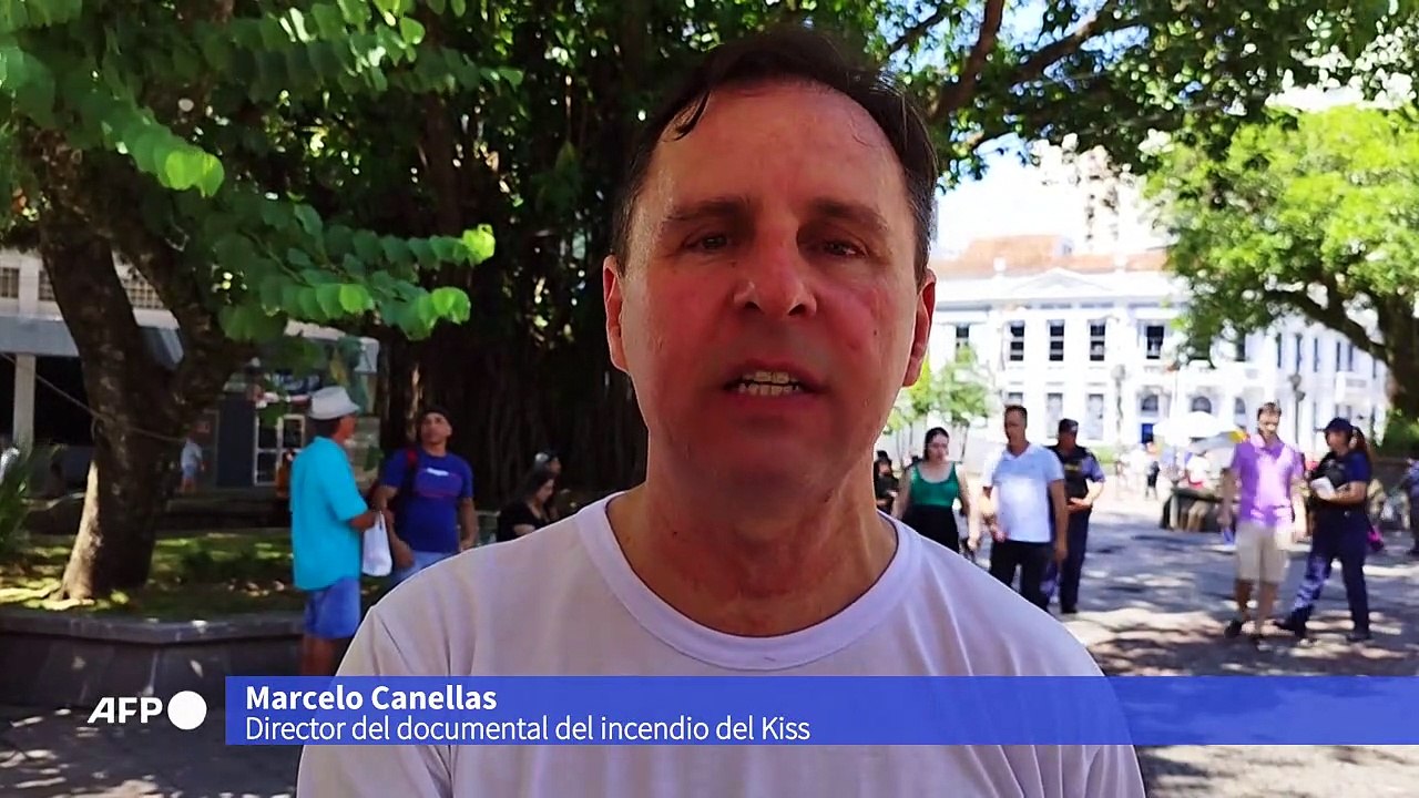 Familias piden justicia en décimo aniversario de incendio mortal en discoteca de Brasil