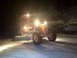 Antalya-Konya karayolunda kar kalınlığı 20 santime ulaştı,araçlar yolda kaldı