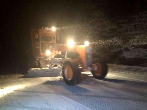 Antalya-Konya karayolunda kar kalınlığı 20 santime ulaştı,araçlar yolda kaldı