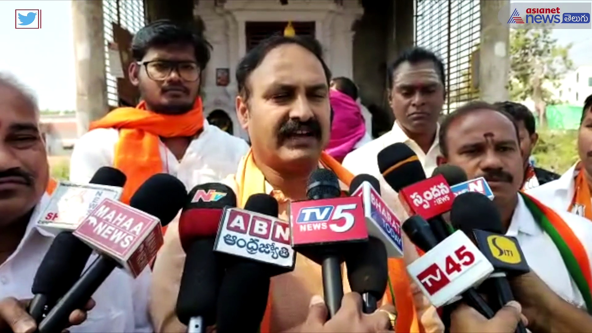 మంగళగిరి పట్టణంలో కాళీమాత ఆలయం కూల్చివేత