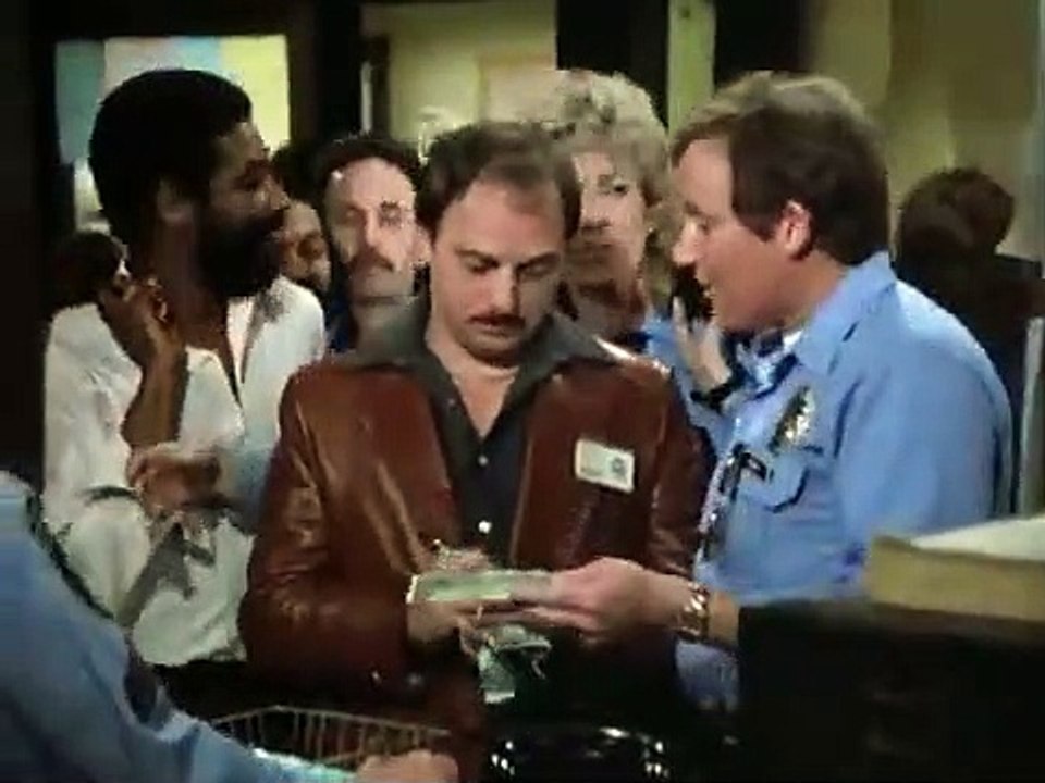 Hill Street Blues - Se3 - Ep21 - Buddy, Can You Spare a Heart HD Watch