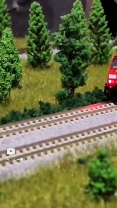 Regionalbahn wird abgeschleppt