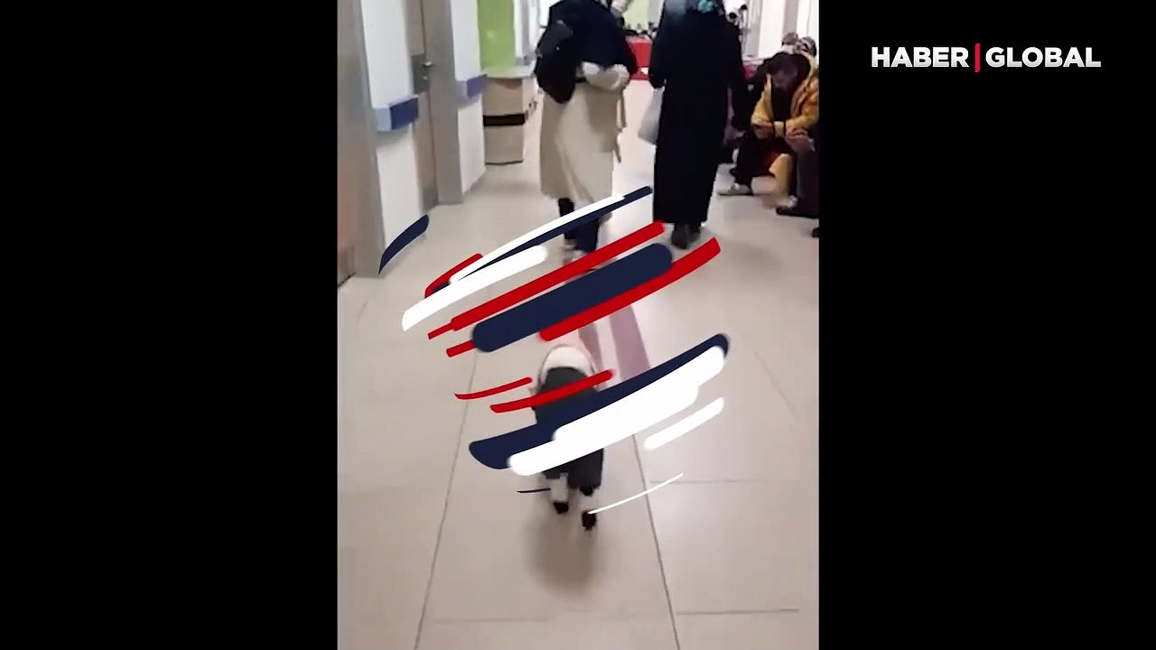 Sahibinin peşinden bir an olsun ayrılmayan kuzu bu sefer hastaneye girdi
