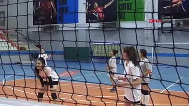 Erken yaşta evliliklerin önüne geçmek için kurulan voleybol takımı 2'nci ligde!
