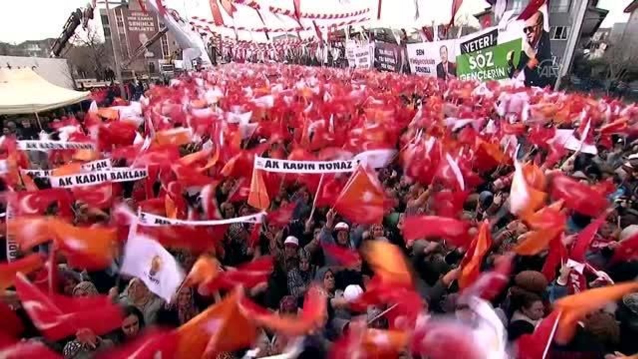 Cumhurbaşkanı Erdoğan, TOKİ Anahtar Teslim Töreni'nde ailelere anahtarlarını teslim etti