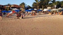 Búzios! Como é a PRAIA onde OROCHI estava e o BO das armas da festinha