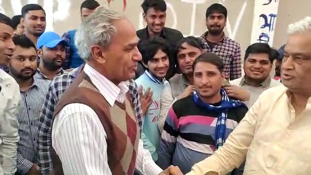 सांसद किरोड़ी का धरना जारी, हरीश मीना को बोले आप पायलट को लेकर आ जाओ, पूरे मजबूत हो जाएंगे