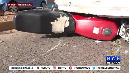¡Gravemente herido motociclista tras quedar "sembrado" bajo un taxi en la Villa Olímpica!