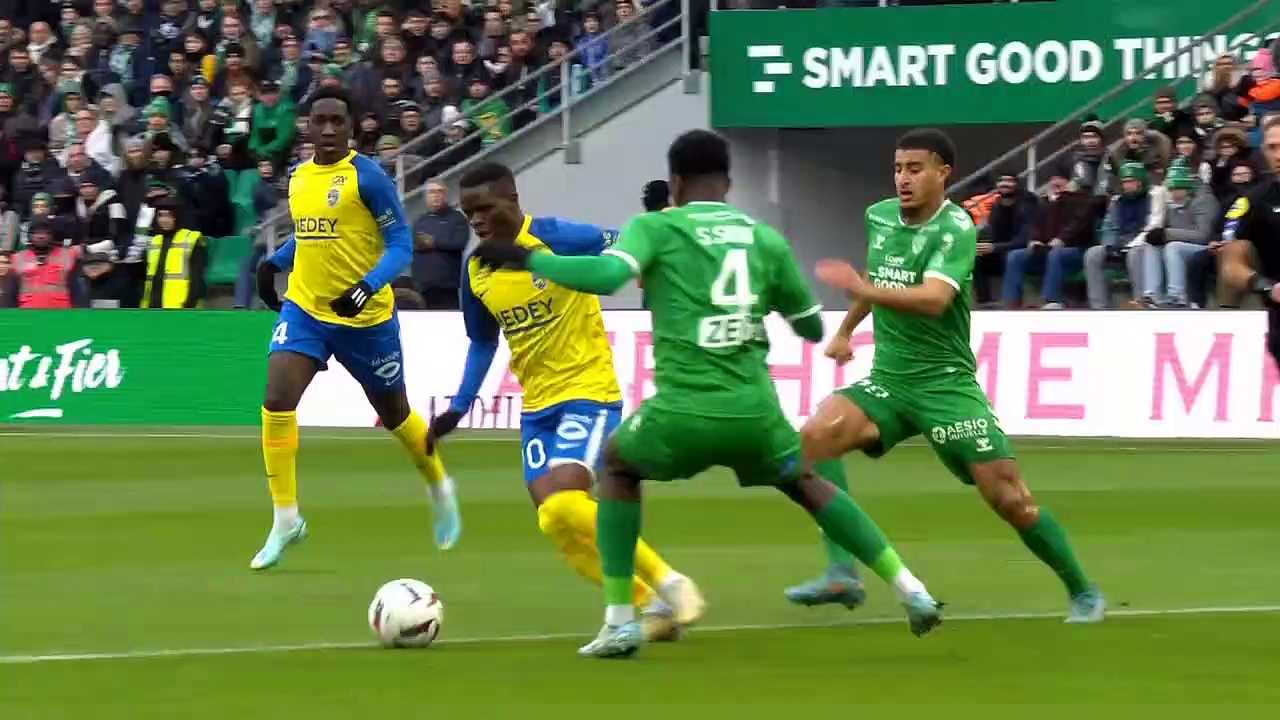Ligue 2 : Sochaux renverse Saint-Etienne dans un match au scénario de dingue !
