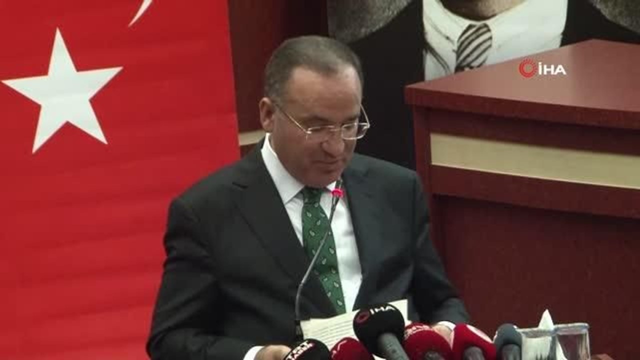 Adalet Bakanı Bekir Bozdağ: "Altınız bir adam etmiyorsanız ne işe yararsınız"