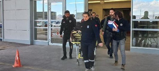 Polisten kaçarken 2'nci kattan atlayıp yaralanan uyuşturucu satıcısı, cezaevine götürüldü