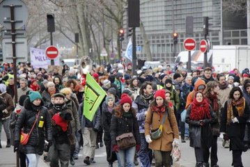 Fransa'da kirasını ödeyemeyenlerin tahliyesini kolaylaştıran tasarı protesto edildi