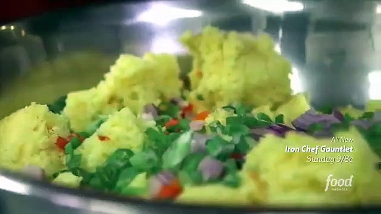 Ginormous Food - Se2 - Ep01 - Atlanta - Barbeque, Brunch and the Bayou HD Watch