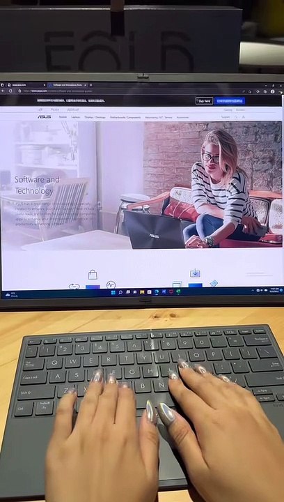 This can be your perfect xmas gift idea | unboxing asus #zenbook17FoldOLED