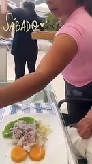 Magaly Medina y su padre Luis de paseo en la playa