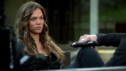 Revolution - Se2 - Ep18 - Austin City Limits HD Watch