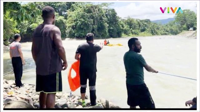 Detik-detik Jembatan Putus, Prajurit TNI-Polri Ditelan Arus