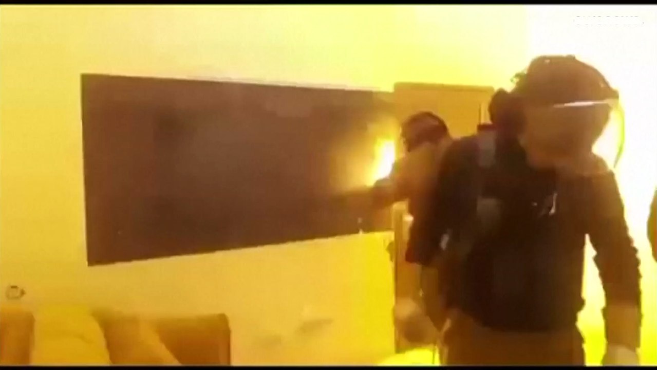 شاهد: إسرائيل تغلق منزل الفلسطيني منفذ عملية إطلاق النار عند كنيس يهودي