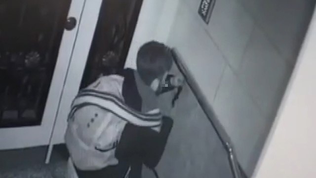 Bağcılar'da tornavidalı hırsız bina korkuluklarını çaldı