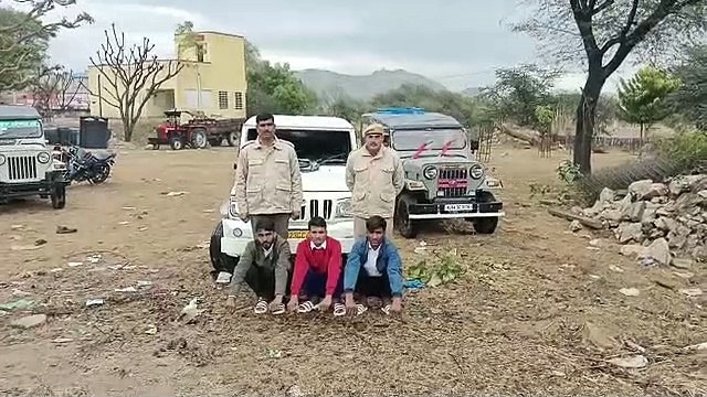 अवैध देशी शराब परिवहन करने के तीन आरोपी गिरफ्तार
